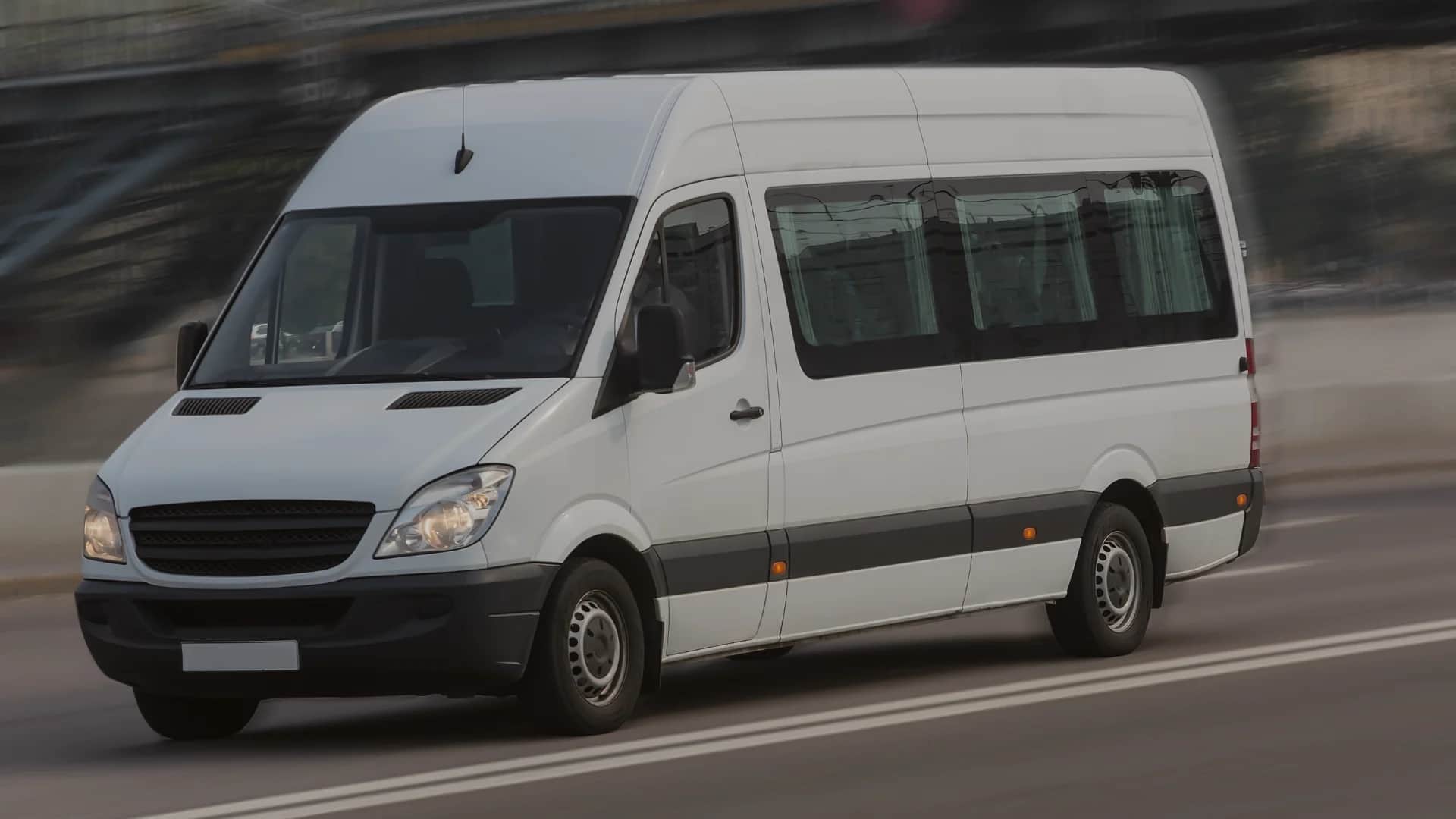 Noleggio Minibus con Autista a Fes, Marocco. Transfer a Tariffa Fissa